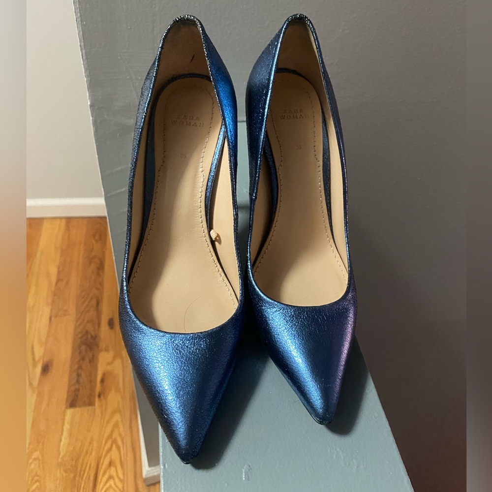 Zara blue metallic pumps